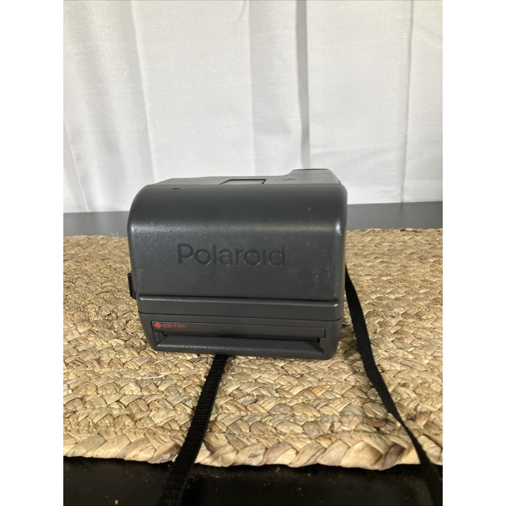 Polaroid 600 OneStep Close Up Instant Film Camera‎